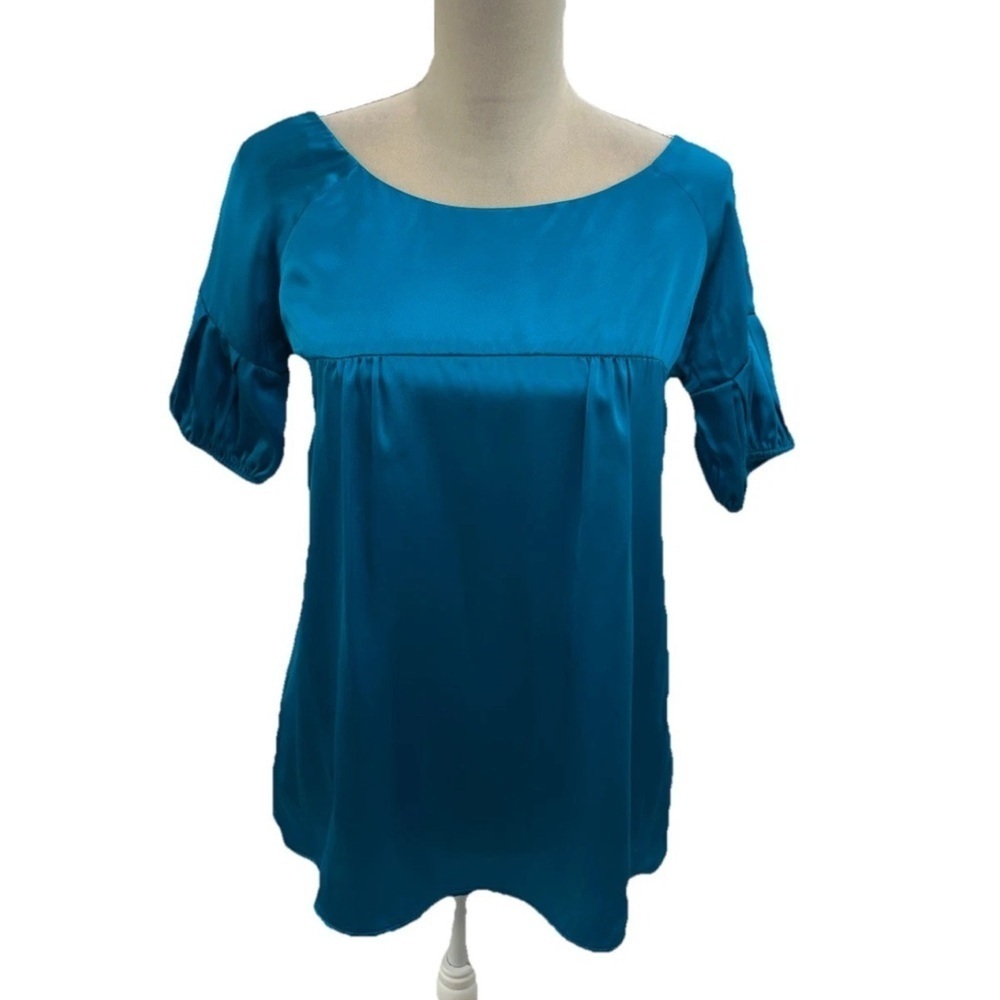 NWOT VENUS Blue Satin 100% Silk Blouse Sz 6 Short Pleated Sleeve Details